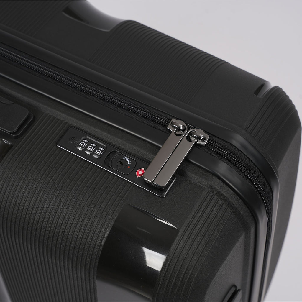 28-inch Black Hardcase Roller Luggage Sole Premise
