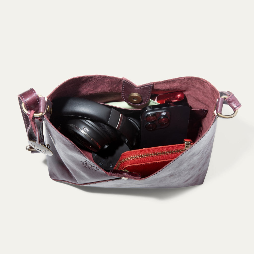 Simple Mini "V" Hobo Will Leather Goods