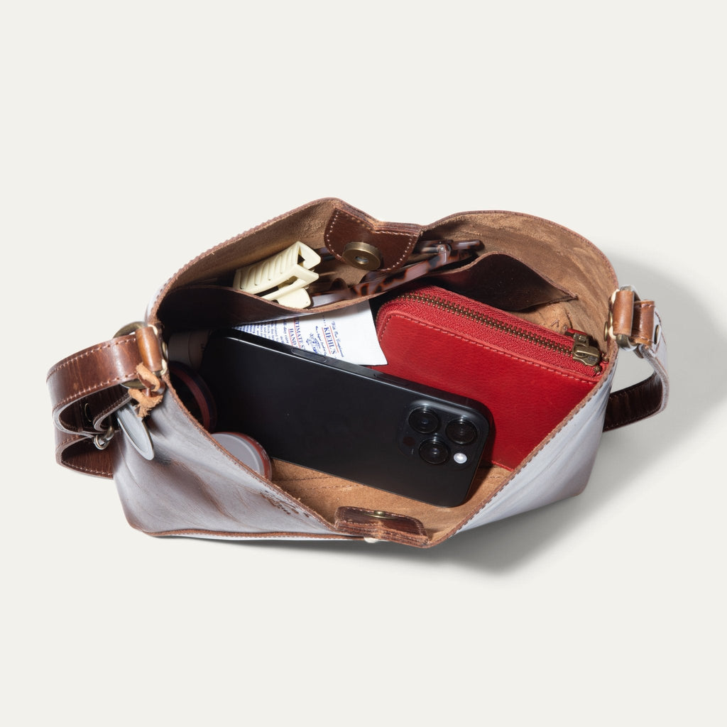 Simple Mini "V" Hobo Will Leather Goods