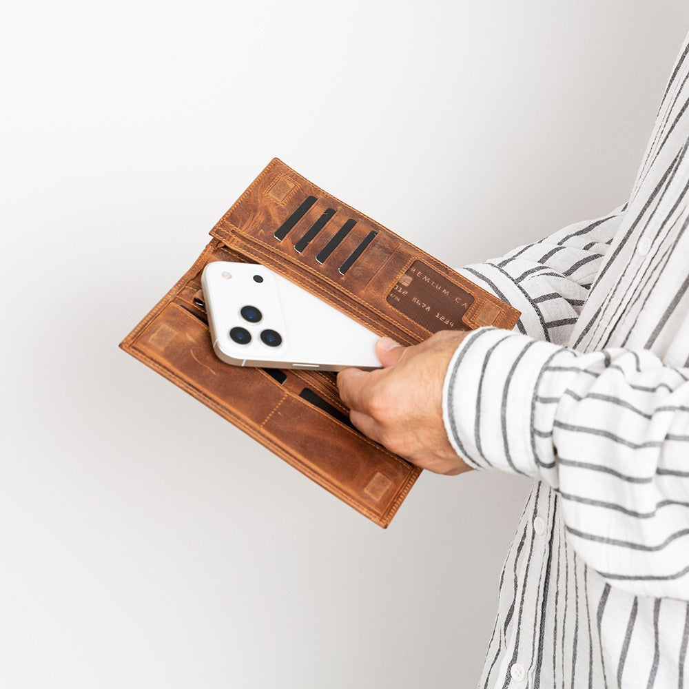 Tenuta Leather Universal Wallet Mizuri Leather