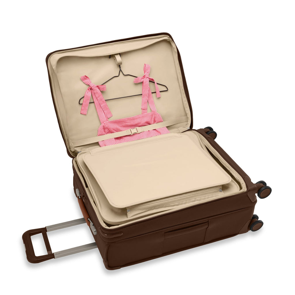 Briggs & Riley Baseline Medium Compact 24" Expandable Spinner Briggs & Riley
