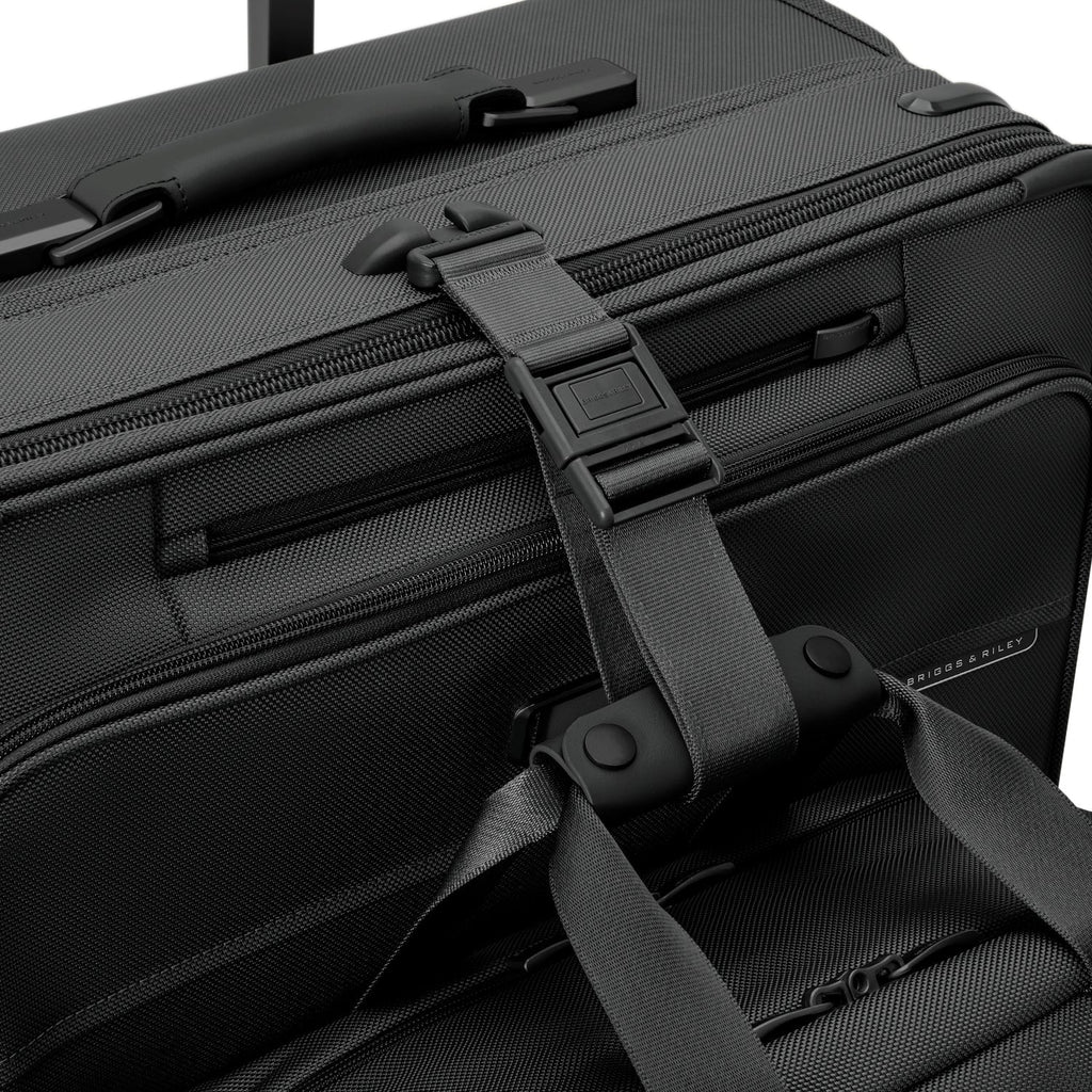 Briggs & Riley Baseline Medium Compact 24" Expandable Spinner Briggs & Riley