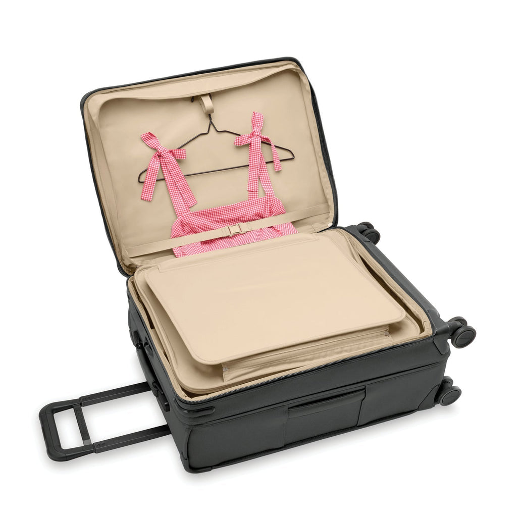 Briggs & Riley Baseline Medium Compact 24" Expandable Spinner Briggs & Riley