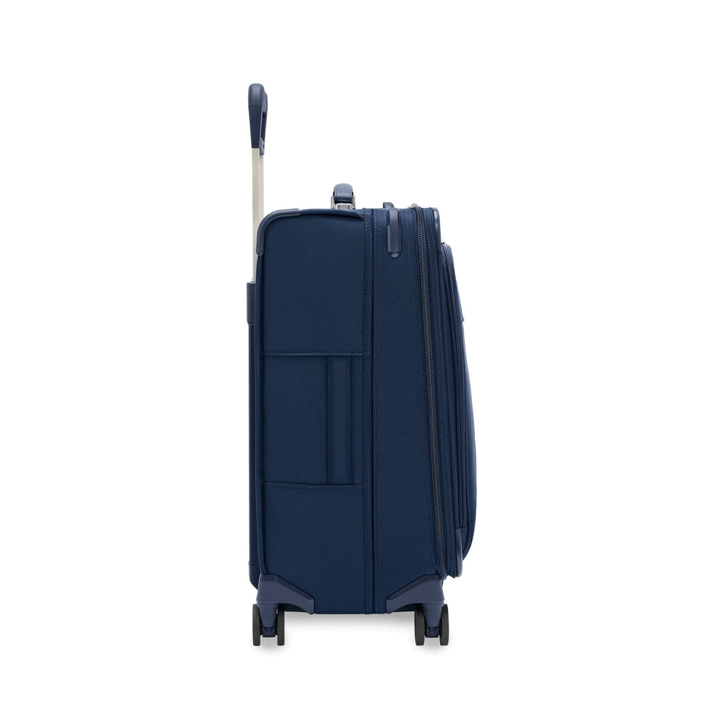 Briggs & Riley Baseline Medium Compact 24" Expandable Spinner Briggs & Riley