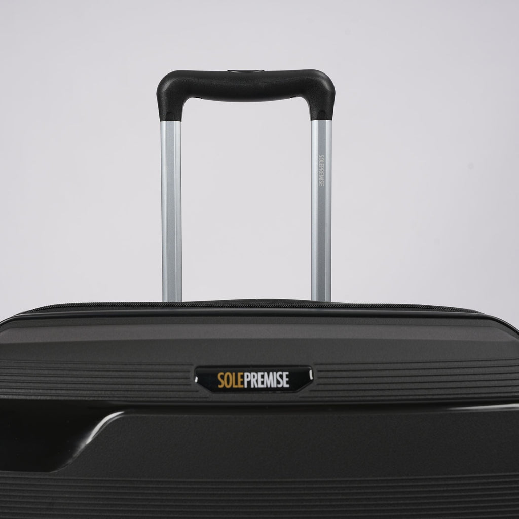 28-inch Black Hardcase Roller Luggage Sole Premise