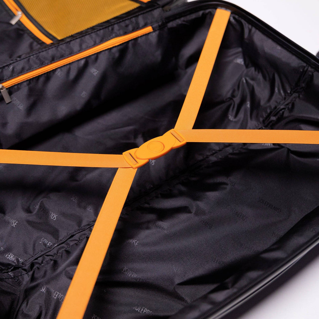 24-inch Black Hardcase Roller Luggage Sole Premise