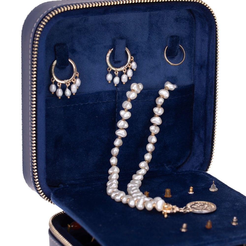 Amanda Leather Jewelry Box, Medium Mizuri Leather