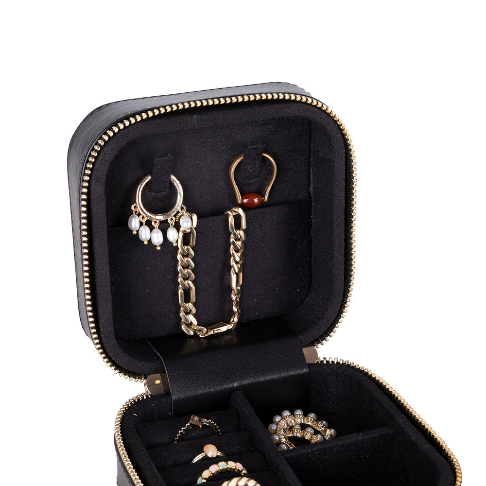 Amanda Leather Jewelry Box, Medium Mizuri Leather