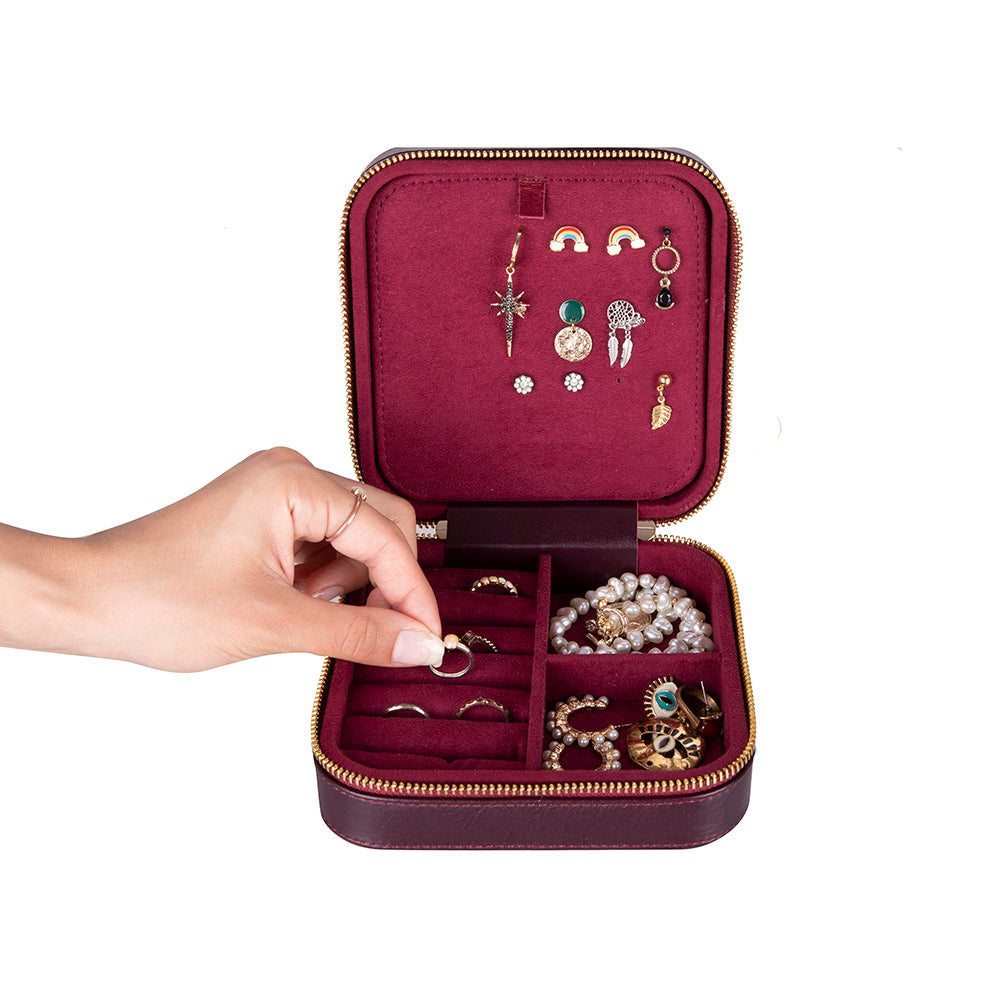 Amanda Leather Jewelry Box, Large - LuggageDesigners