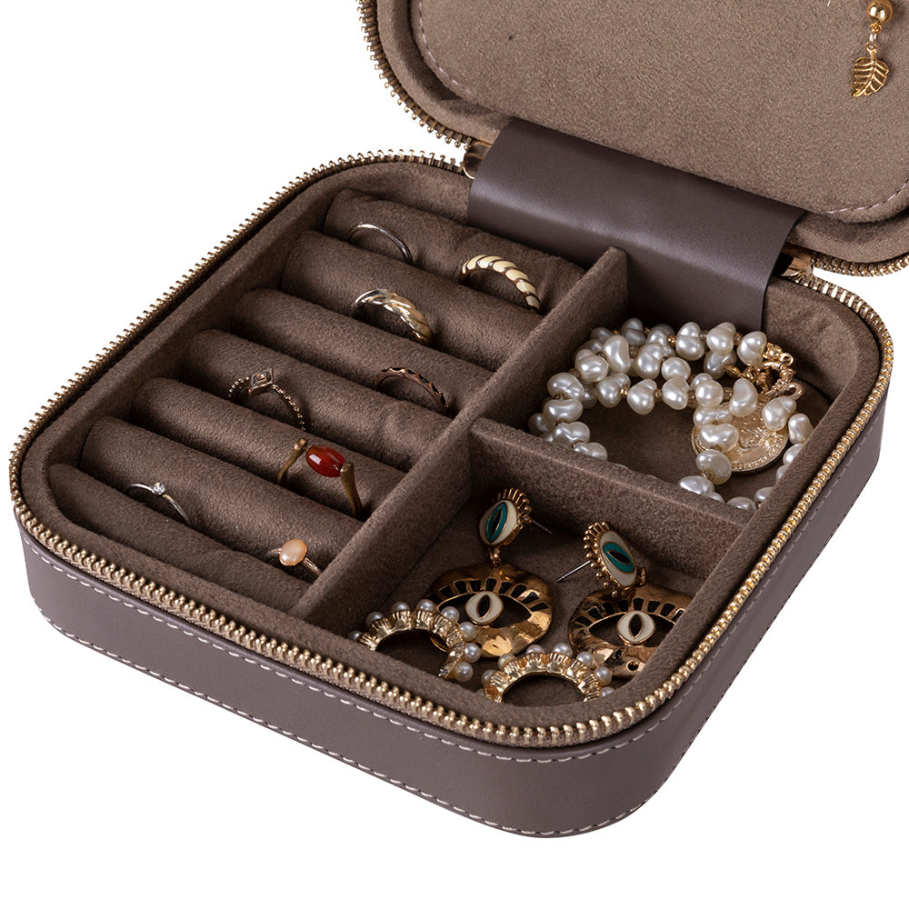 Amanda Leather Jewelry Box, Large - LuggageDesigners