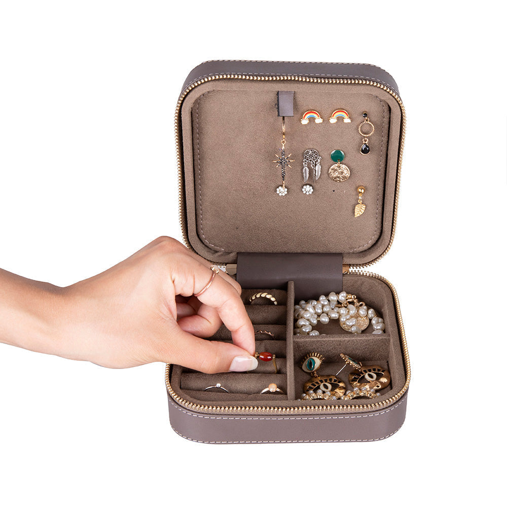 Amanda Leather Jewelry Box, Large - LuggageDesigners