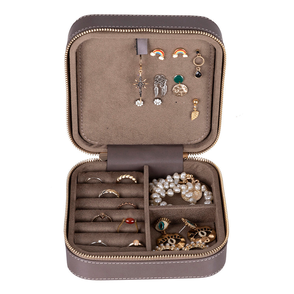 Amanda Leather Jewelry Box, Large - LuggageDesigners