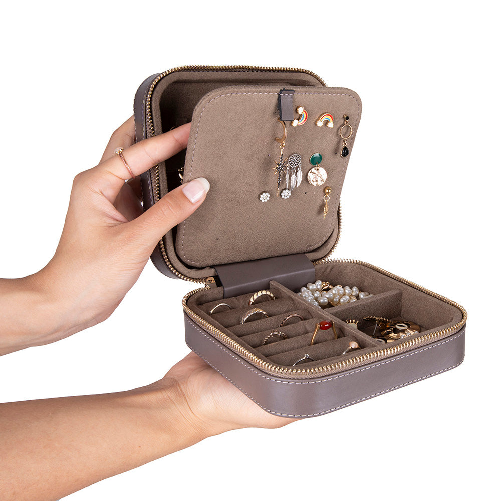 Amanda Leather Jewelry Box, Large - LuggageDesigners