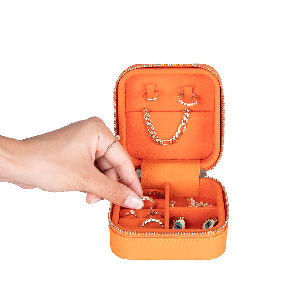 Amanda Leather Jewelry Box, Medium Mizuri Leather