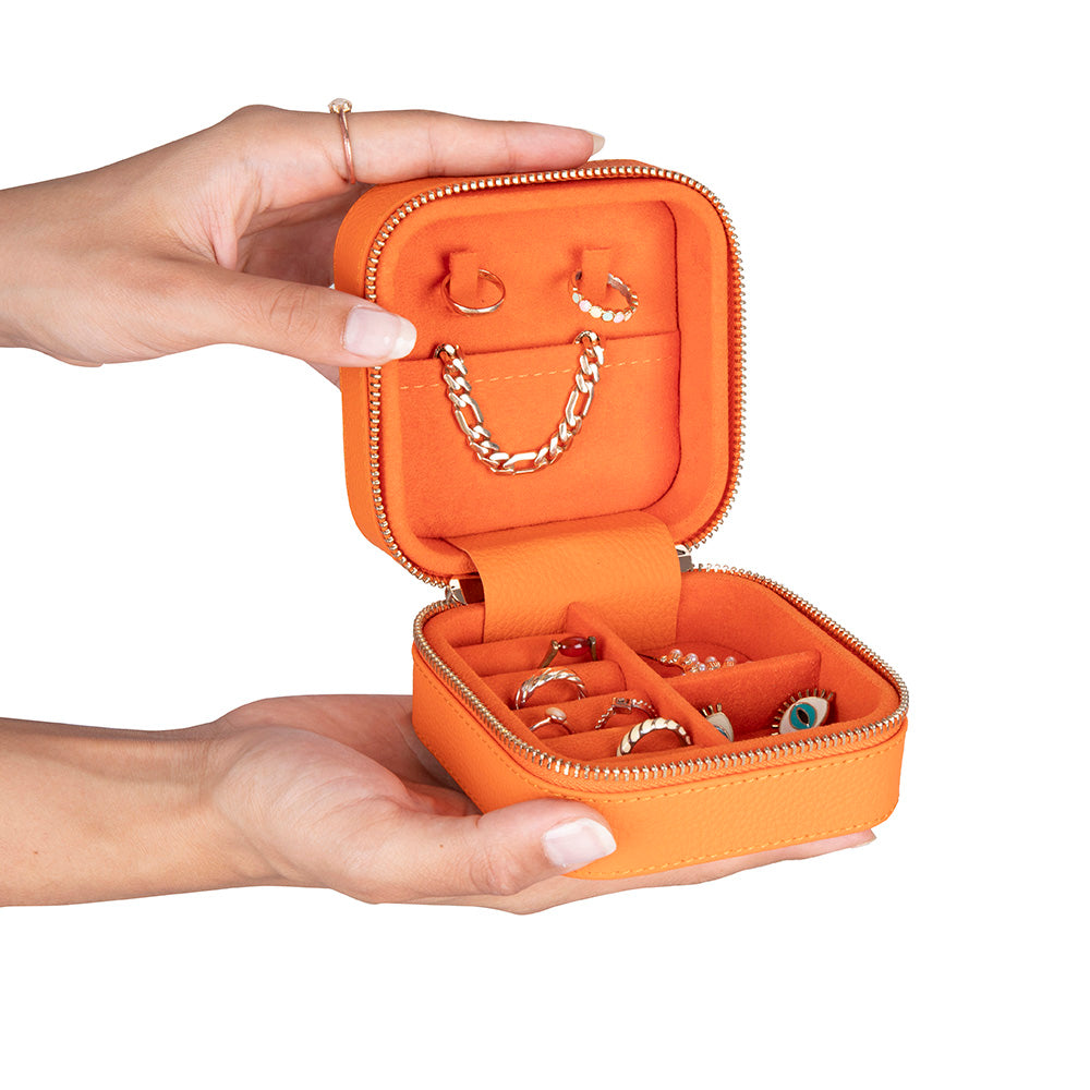 Amanda Leather Jewelry Box, Medium Mizuri Leather