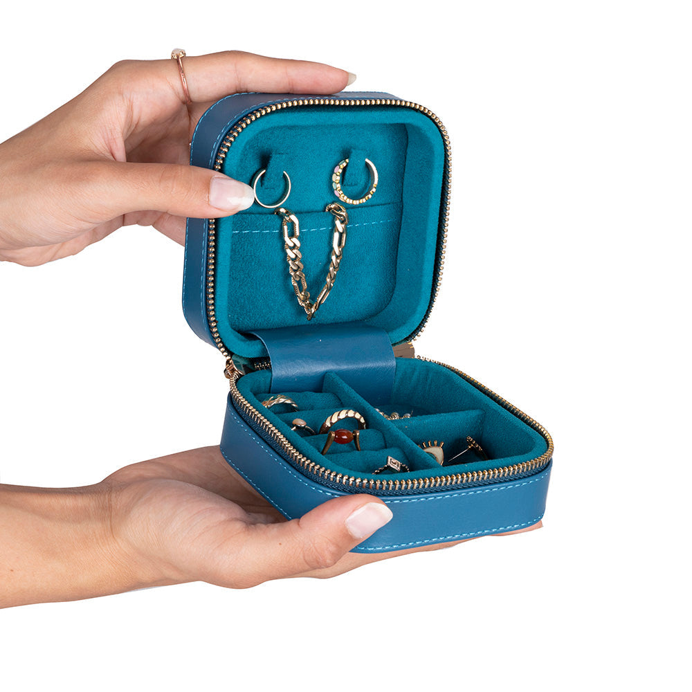 Amanda Leather Jewelry Box, Medium Mizuri Leather