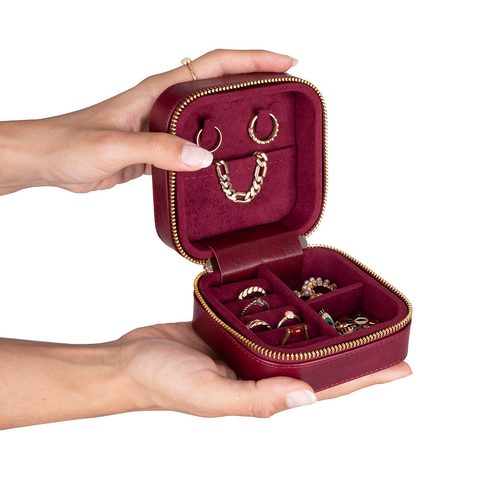 Amanda Leather Jewelry Box, Medium Mizuri Leather