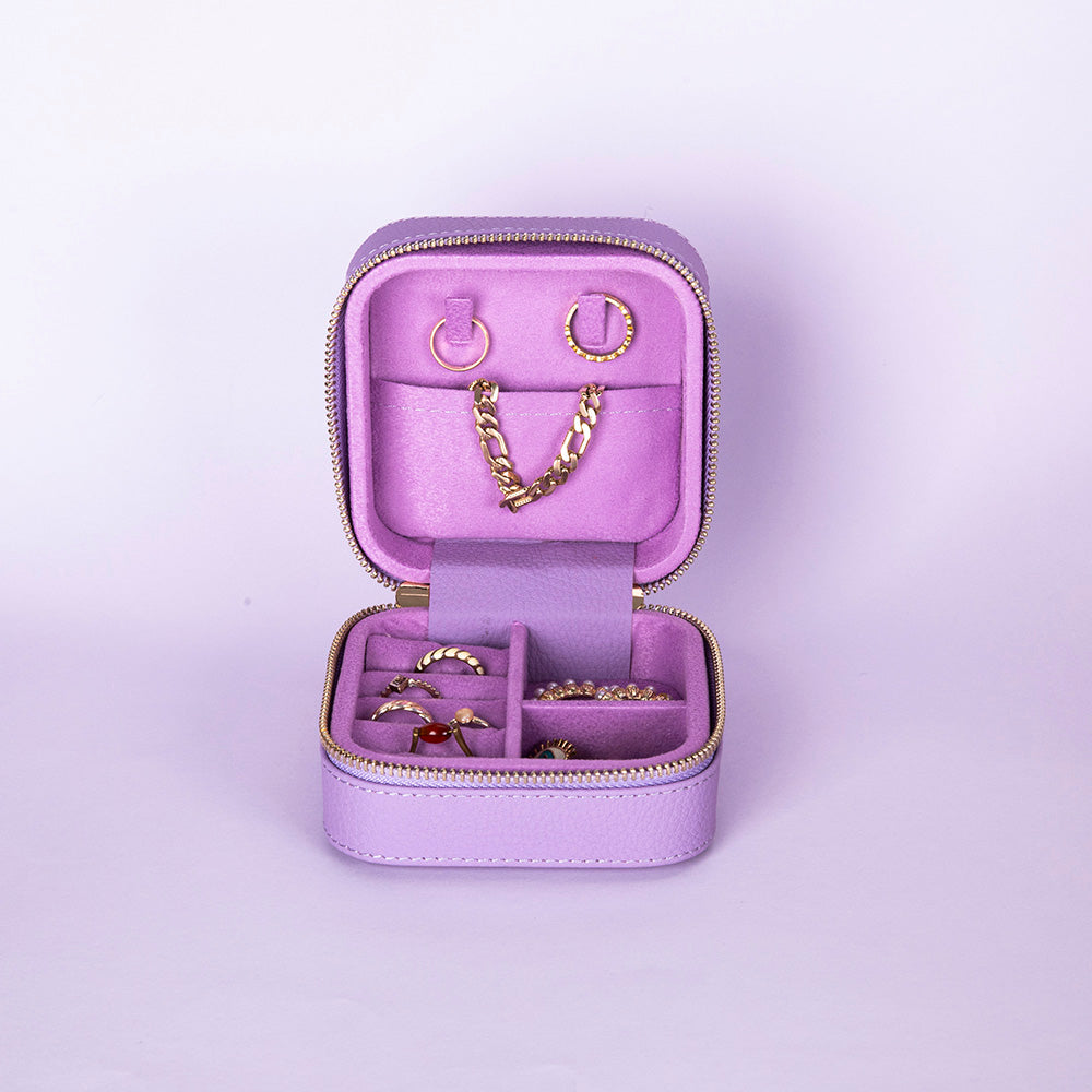 Amanda Leather Jewelry Box, Medium Mizuri Leather