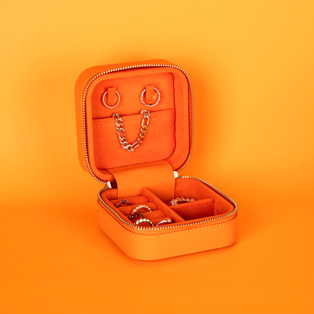 Amanda Leather Jewelry Box, Medium Mizuri Leather