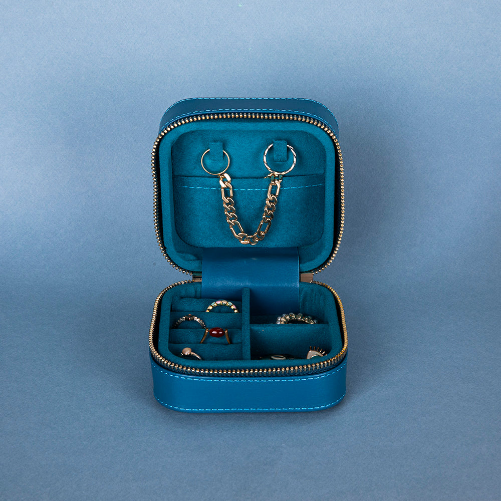 Amanda Leather Jewelry Box, Medium Mizuri Leather