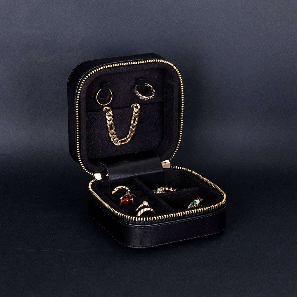 Amanda Leather Jewelry Box, Medium Mizuri Leather