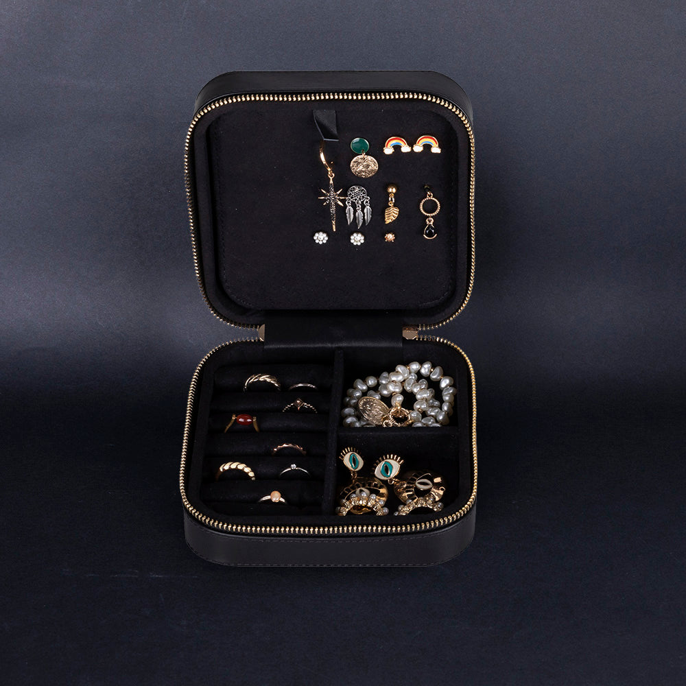 Amanda Leather Jewelry Box, Large - LuggageDesigners