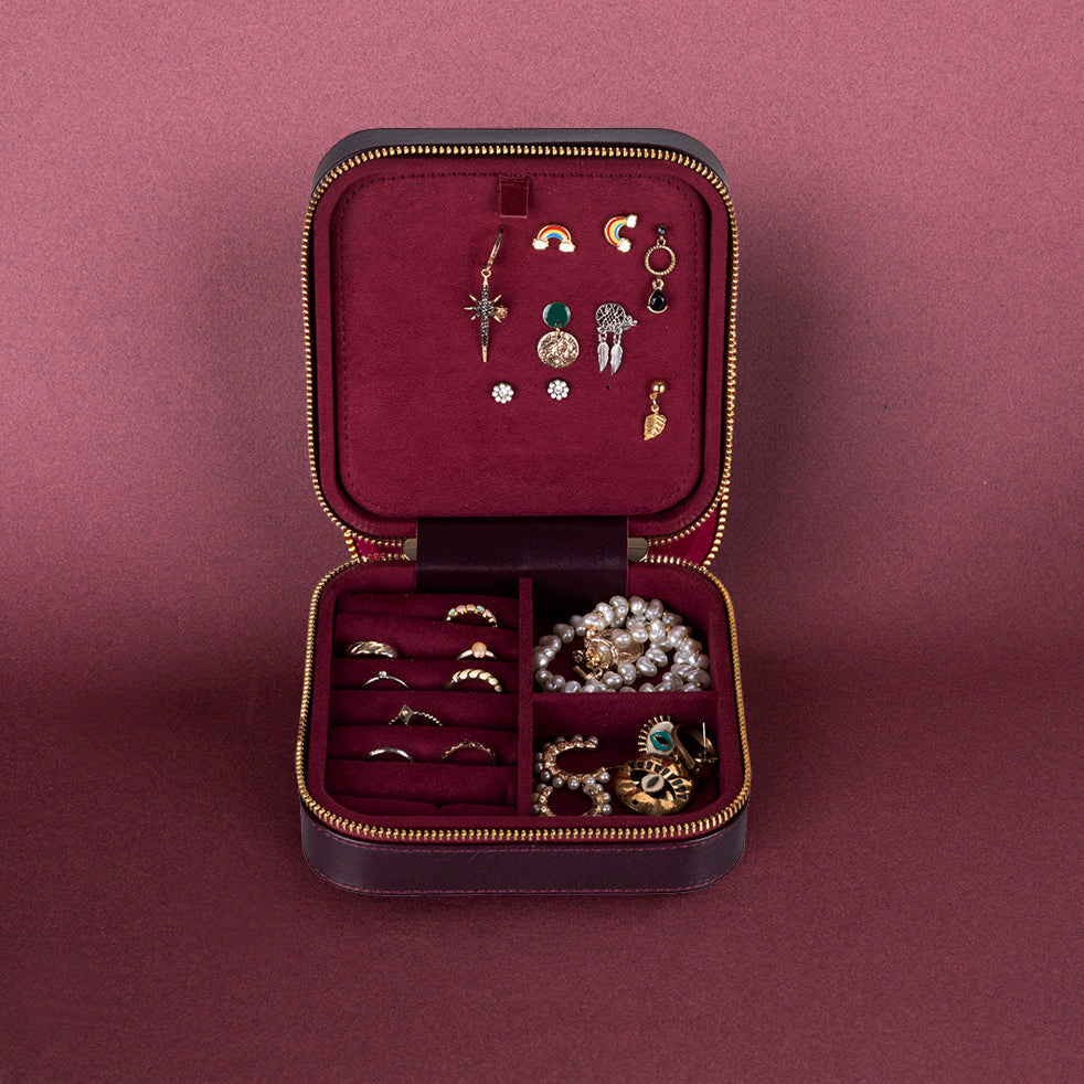 Amanda Leather Jewelry Box, Large - LuggageDesigners