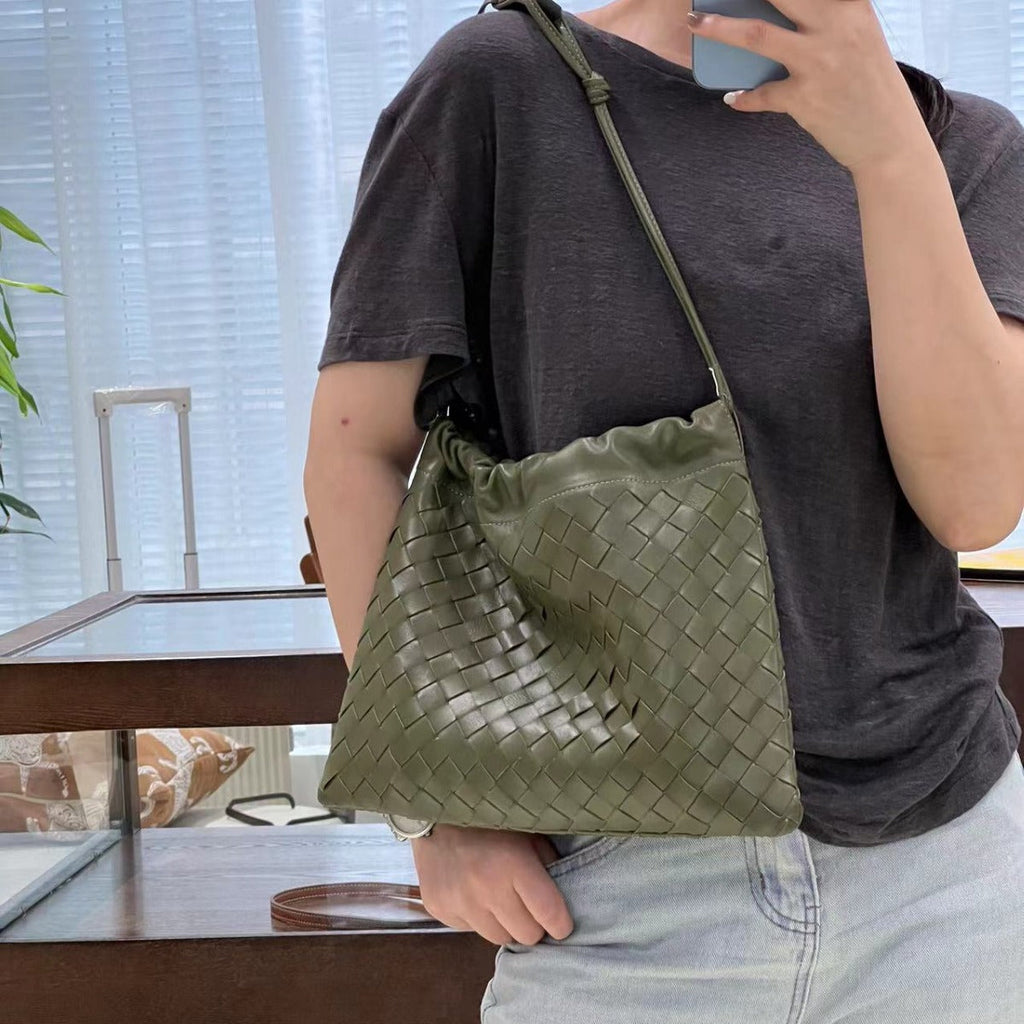 Elegant Retro Luxury Handbag in First Layer Cowhide Trendy Attic Store01