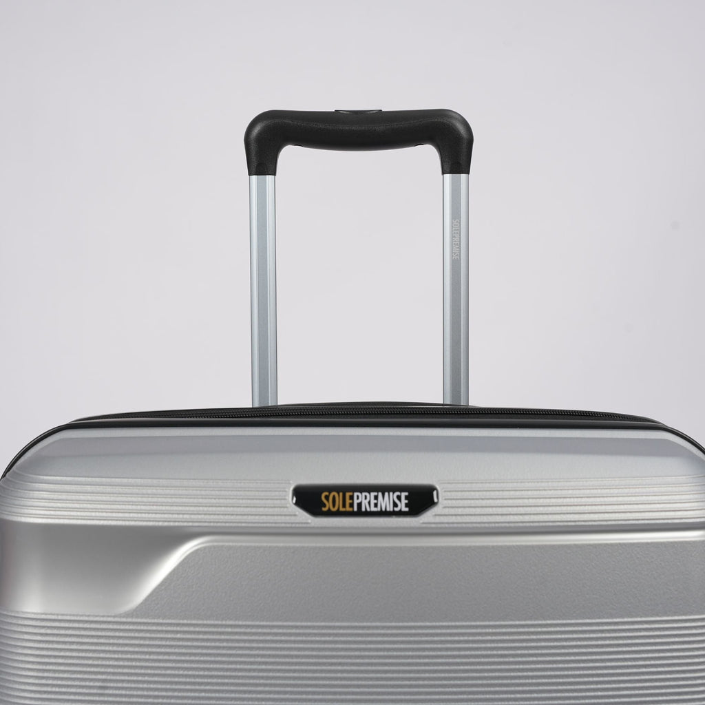 24-inch Silver Hardcase Roller Luggage Sole Premise