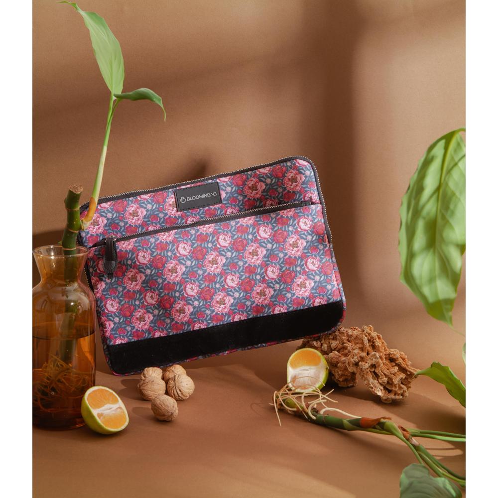 Blossom Lovin' 13 Inch Laptop / MacBook Sleeve - LuggageDesigners