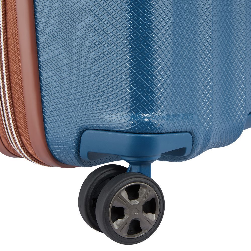 Delsey St.Tropez 21" Exp Carry On Spinner Delsey
