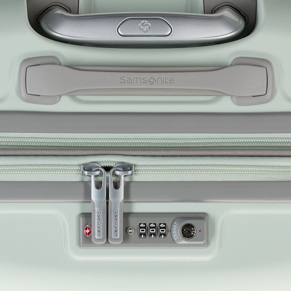 Samsonite Freeform 21" Carry on Spinner Samsonite