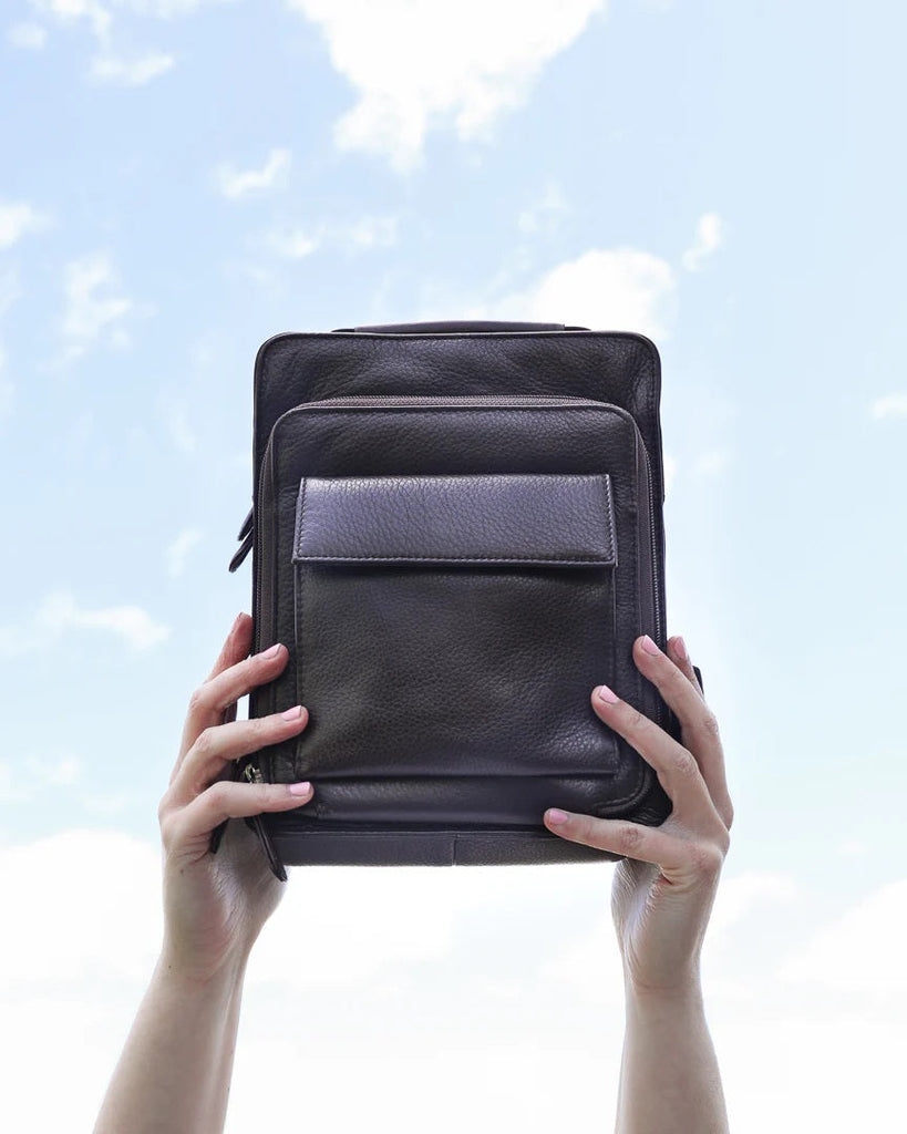 Osgoode Marley On the Go Medium Travel Pack 4005 Osgoode Marley